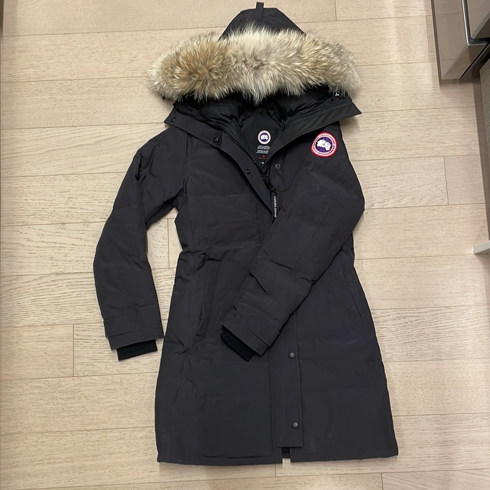 COPY - Canada Goose Shelburne Fur-Trim Down Parka - navy